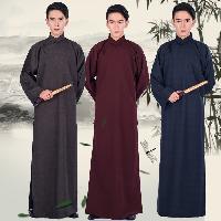 中国漢王朝時代の高貴な男性が着ていた長袍（チャンパオ）です。シックな色目なので秋冬の着用に最適です。