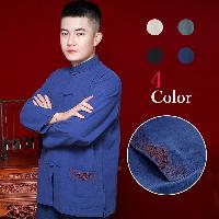 ポケットに刺繍が施されたチャイナスーツ。綿の柔らかさと麻の清涼感をミックスさせた素材を使用しています。