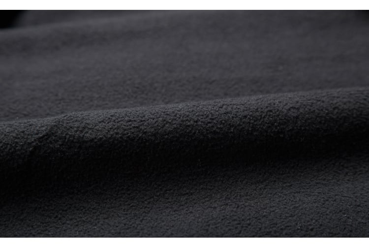 暖かな男性用のフリースベスト