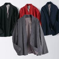 チャイナ仕様のジャケット風カーディガン。レトロな漢服スタイルでありながらカジュアルに羽織れます。