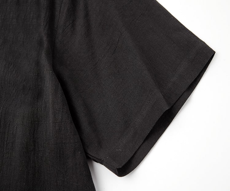 男性用のチャイナボタンのシャツ