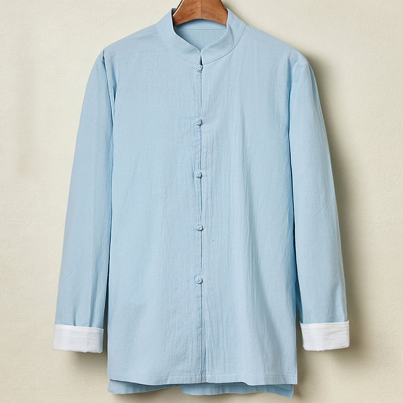 通気性の高い薄手綿麻を使ったチャイナシャツ。後ろ着丈が3〜4cmほど長いロングテール仕様です。