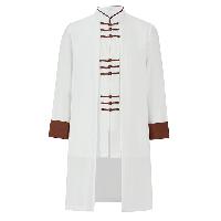 道袍と呼ばれる中国伝統のローブ。レンガ色の配色ボタンや袖口が印象的！
