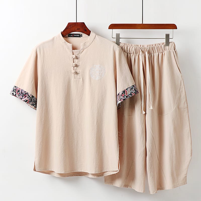 メンズの中華風カジュアルセットアップ