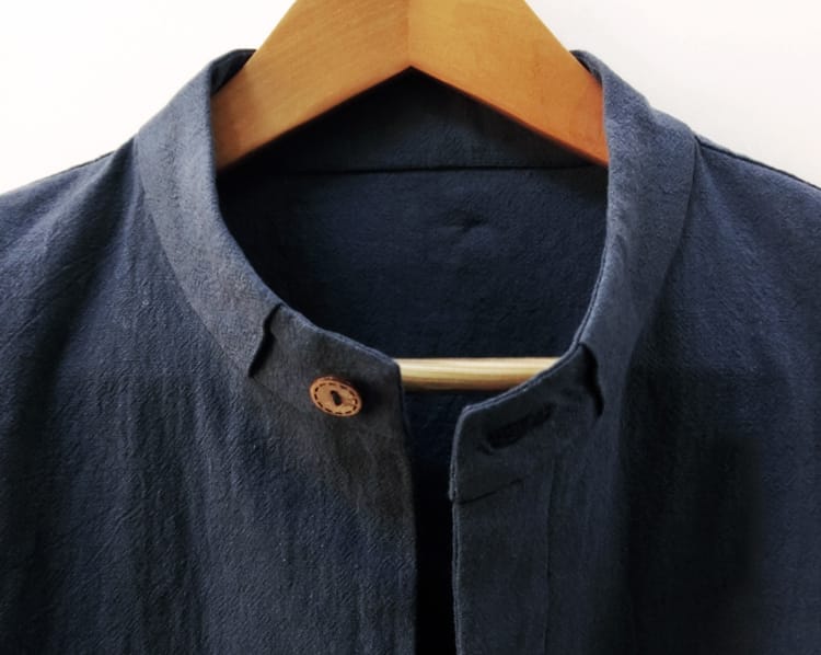 男性用のチャイナシャツ