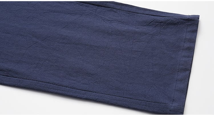 男性用のがっちり体型のカンフー服"