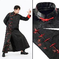 葉っぱ柄のジャガード紋様がとても豪華な長袍。フォーマルな会席や演武の衣装として最適。