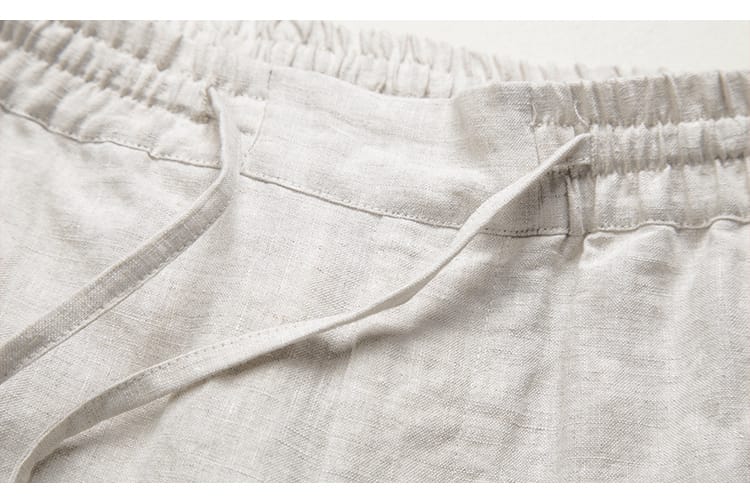 ストレートのチャイナパンツ