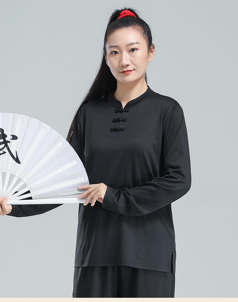 シルクのような肌触りの太極拳ウェア
