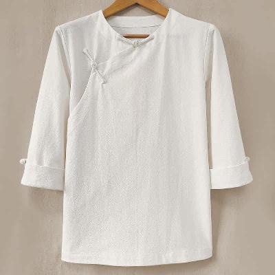 カットソー仕立ての漢服5分袖Tシャツ。着心地の良い綿麻素材を使ってます。