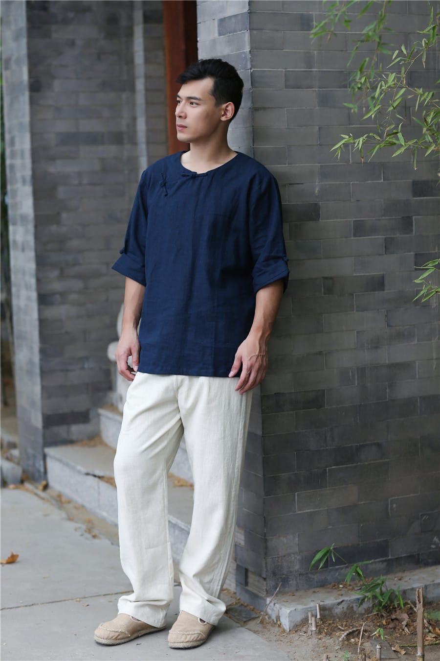 男性の中国民族衣装