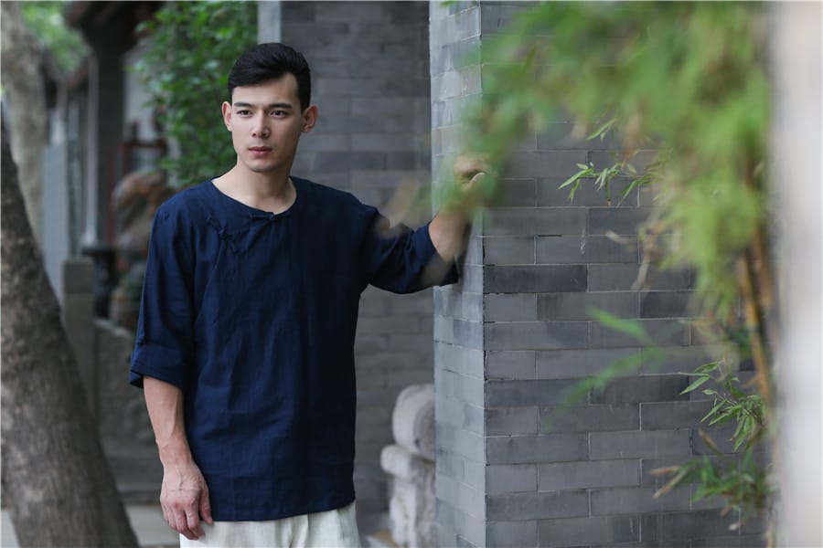 男性の5分袖Tシャツ