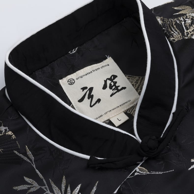 メンズの斜め襟シャツ