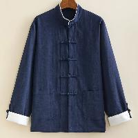 襟周りの白いパイピングが特徴のチャイナジャケットです。