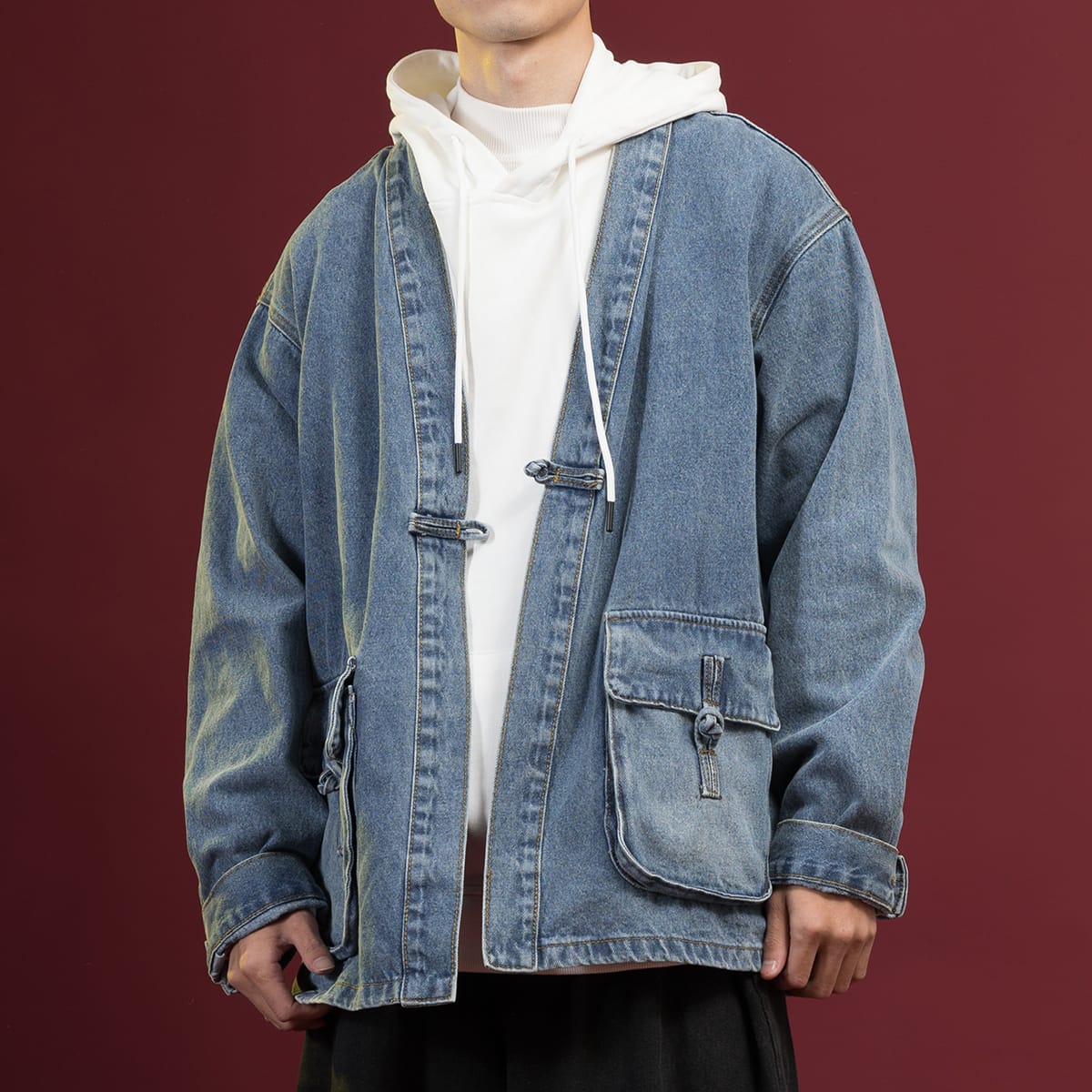 中国風のデザインを取り入れたユニークなデニムカーディガン