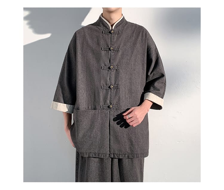 男性用の七分袖デニムシャツ