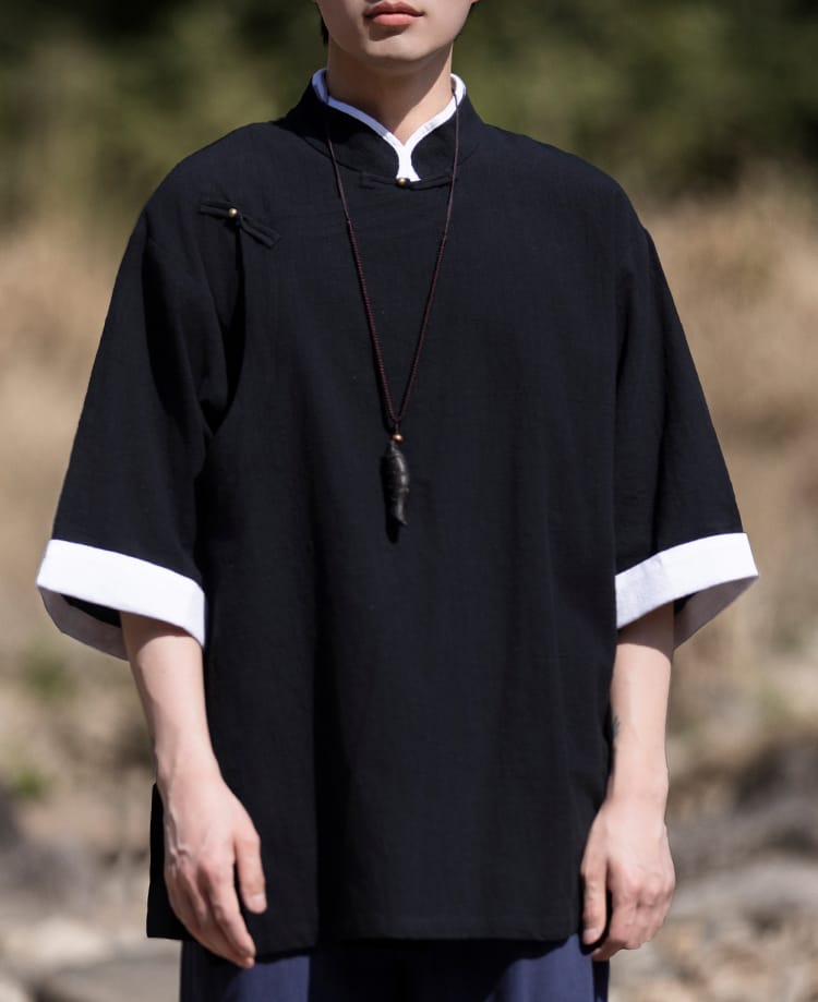 男性用のチャイナ風半袖シャツ