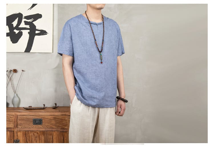 カンフースタイルのTシャツ