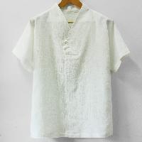 洗いをかけた薄手綿麻のチャイナTシャツ。V字の襟元と２つの玉ボタンがおしゃれ！