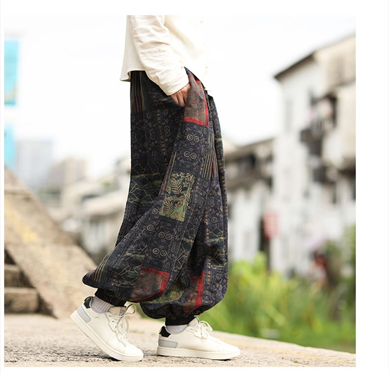 裾をゴムで絞るチャイナパンツ