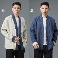 秋冬向けリバーシブルジャケット。二通りの着こなしが楽しめる実用的なデザイン。