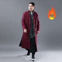 中綿入りの長丈チャイナコート。レトロな中華風ファッションを楽しめる一着です。