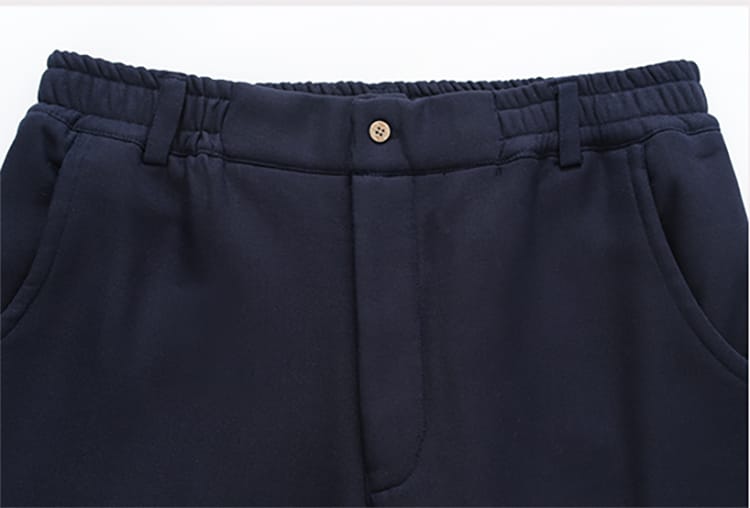 男性用のチャイナスーツ