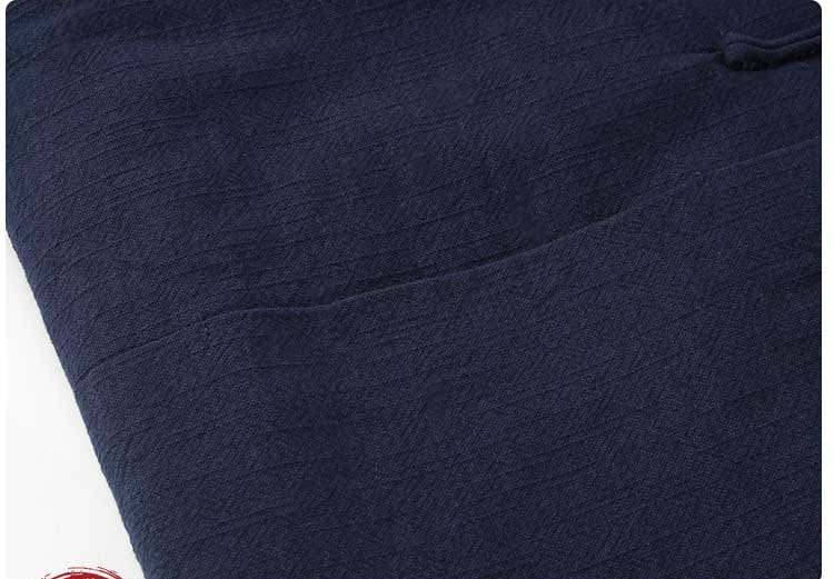 男性用のチャイナスーツ