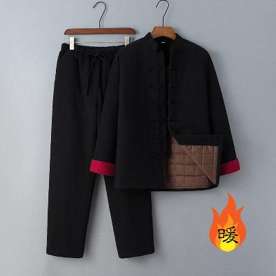 綿麻混紡を使った真冬用のセットアップ。防寒対策に最適のアイテム