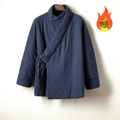 綿麻を使用した中綿ジャケット。襟が首回りをラップする暖かな仕様