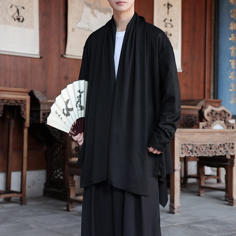 上質な垂れ感のロングカーディガン。中国古典の風格が漂う一枚。