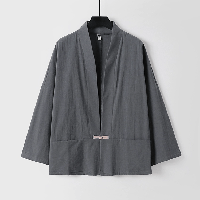 男性のがっちり体型中華風ジャケット