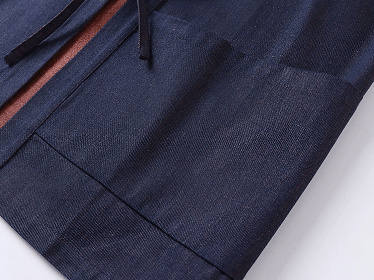 男性のがっちり体型中華風ジャケット