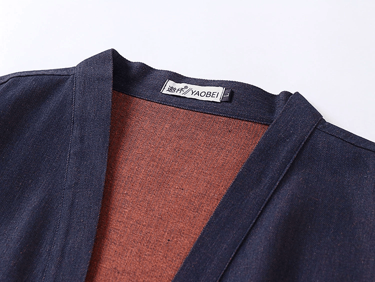 男性用のがっちり体型のリバーシブル服