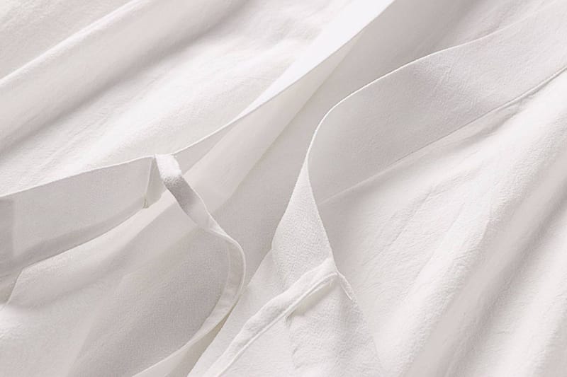 男性のがっちり体型中華風スーツ