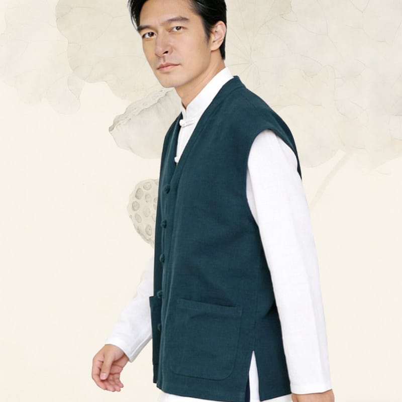 通気性に優れた綿麻素材を使用したベスト。春秋シーズンに最適