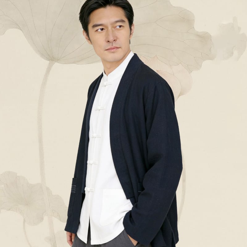 レトロ調にアレンジされたトレンディなカーディガンジャケット