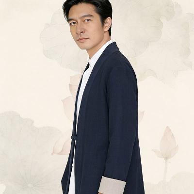 ミニマルなデザインの漢服ローブ。古風なスタイルで穏やかで威厳