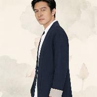 ミニマルなデザインの漢服ローブ。古風なスタイルで穏やかで威厳があります