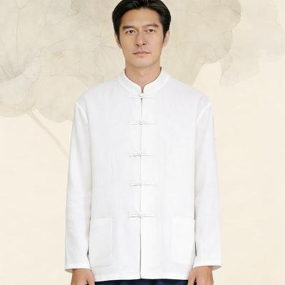 通気性に優れた綿麻のシャツ。シンプルで上品なアイテムです。