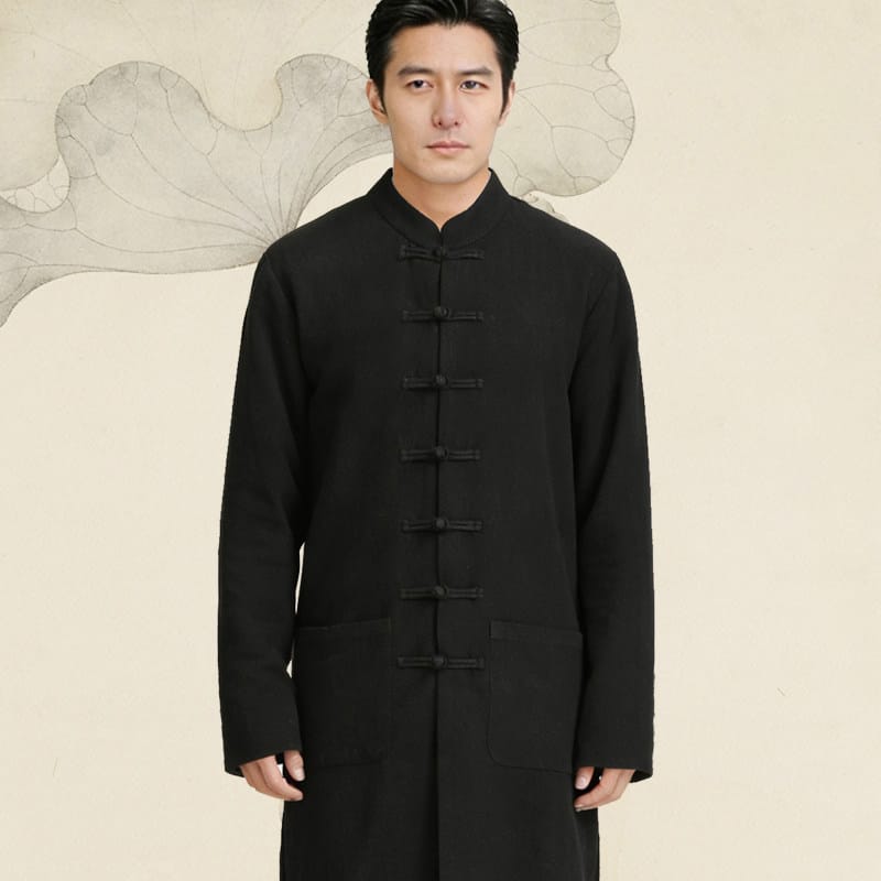 ミニマルなミドル丈のジャケット。リラックスした着心地