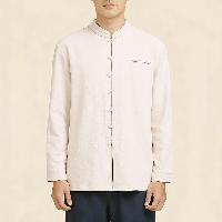 春、秋、夏におすすめの長袖シャツ・スタイリッシュで上品な一枚です。