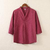 綿麻のシンプルなV首七分袖プルオーバー。普段使いから職場まで幅広く対応します。