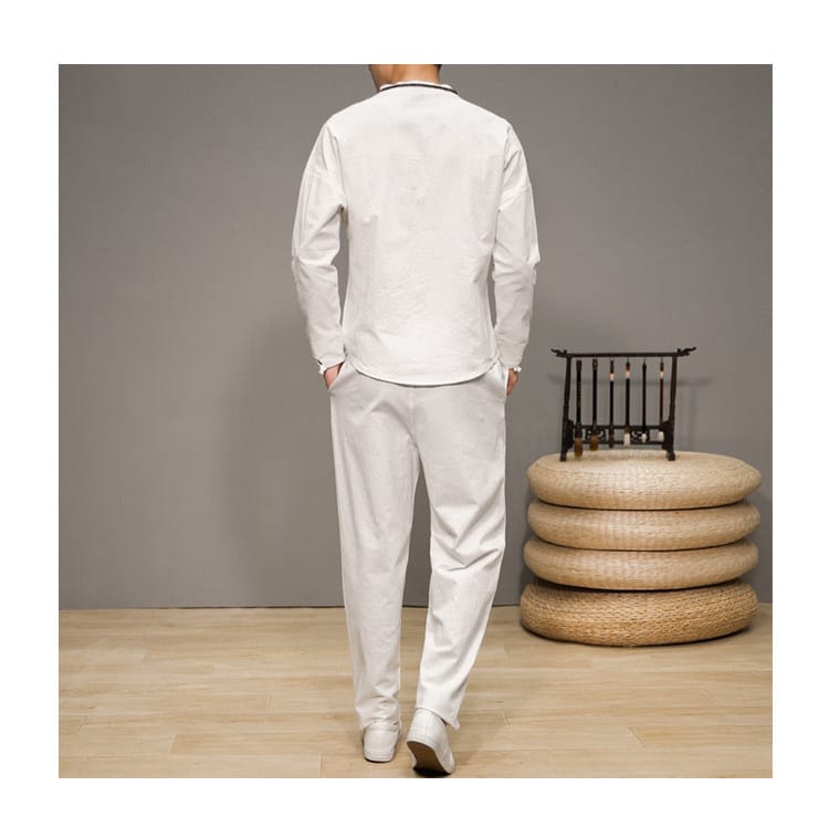 男性用のチャイナスーツ